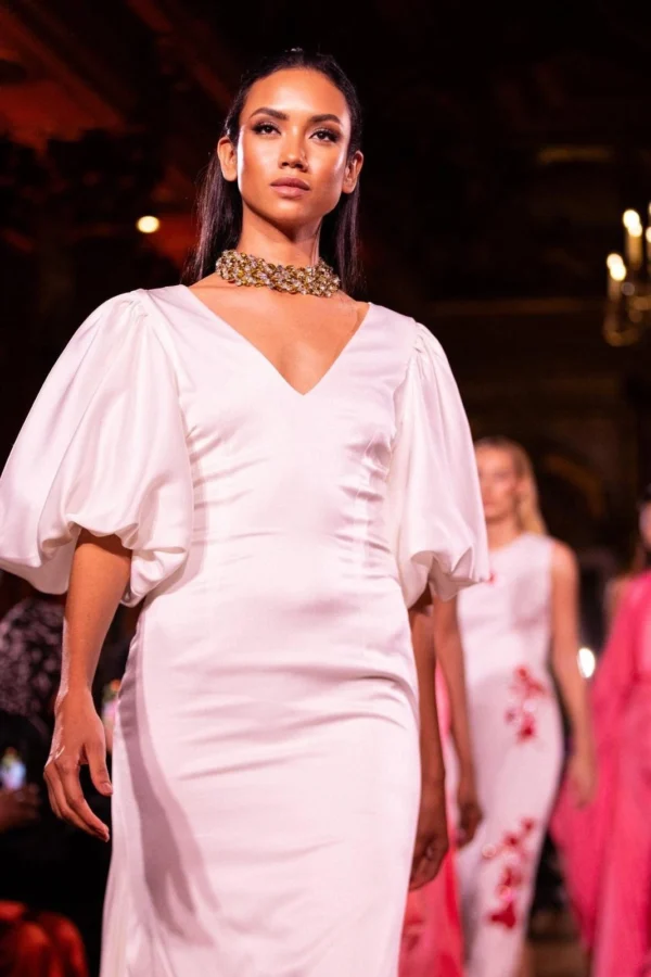 Voluminous Sleeves V-neck Gown - Image 6